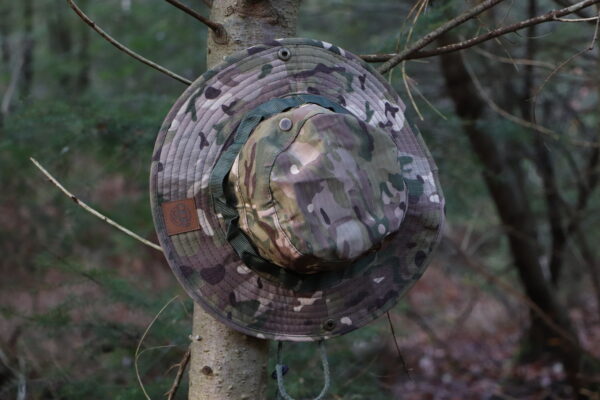 Zonnehoed camouflage
